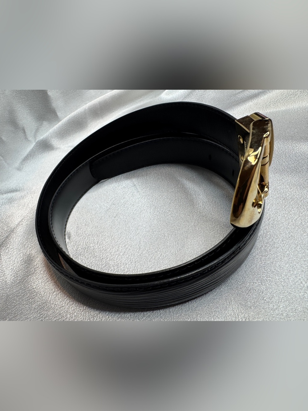 Louis Vuitton Black EPI Leather Belt w/ Gold Buckle (Signature Hardware) 85/34 - Picture 2 of 16